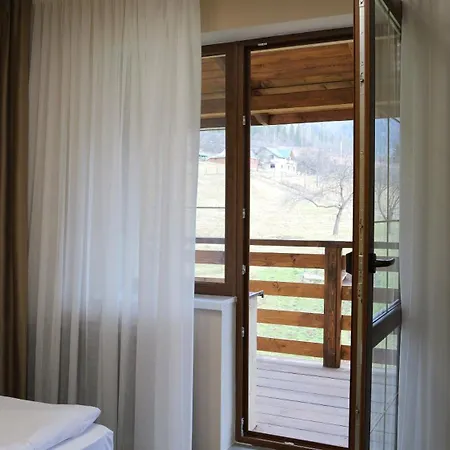 Complex Hyzhky Hotel *